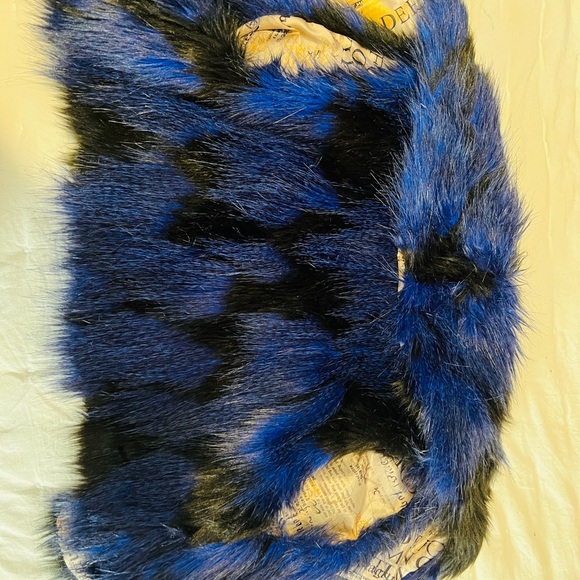 Blue and black faux fur vest sz small - Picture 1 of 3